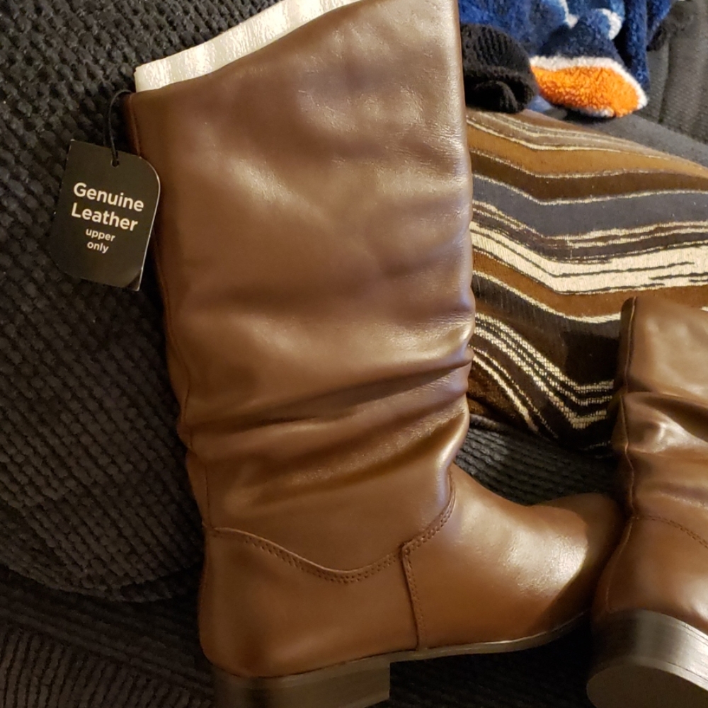 Winter Boots - Picture 3 of 3